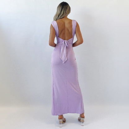 Robe élégante sans manches avec fente et nœud dorsal - Coupe slim pour femme