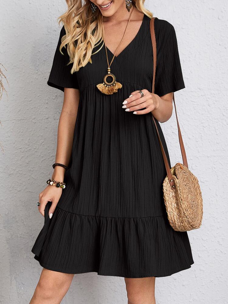 Robe légère à encolure V, manches courtes et volants