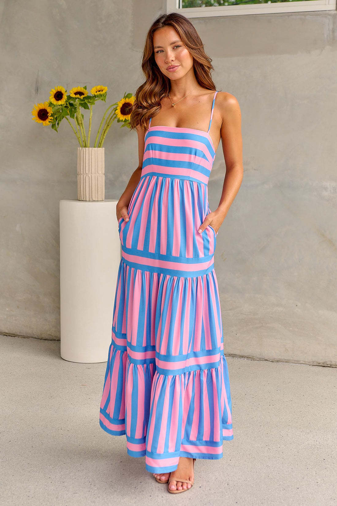 Robe longue à bretelles imprimée rayures - Encolure carrée et dos nu avec poches