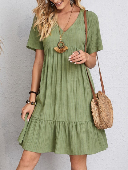 Robe légère à encolure V, manches courtes et volants
