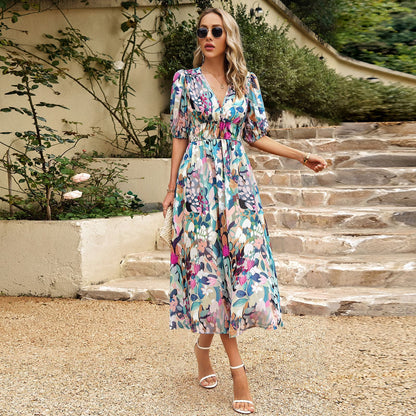 Robe plage longue slim – Imprimé été, encolure V & manches courtes